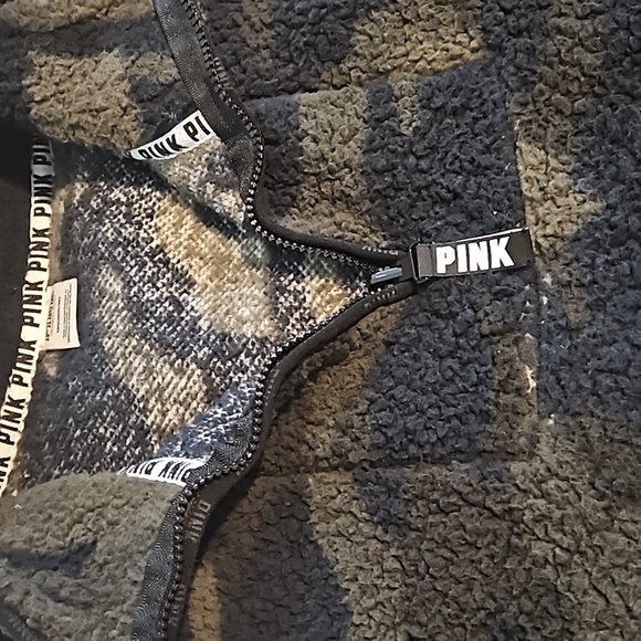 Camo Pink half zip up fleece - Picture 2 of 4